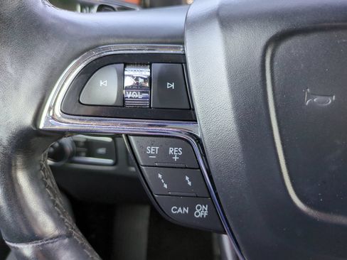 Used 2021 Lincoln Navigator Reserve w/ Luxury Package RWD image 25