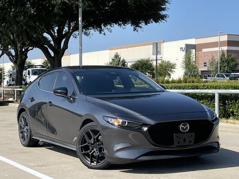 Used 2024 MAZDA MAZDA3 s FWD image 2