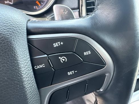 Used 2020 Jeep Grand Cherokee Limited X RWD image 26