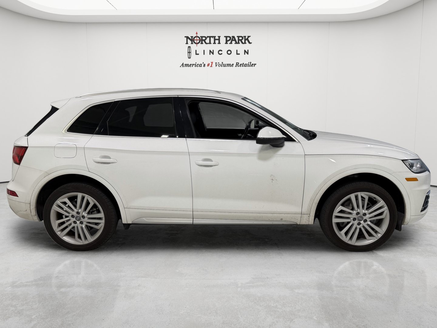 Used 2018 Audi Q5 2.0T Premium Plus w/ Premium Plus Package AWD/4WD image 6