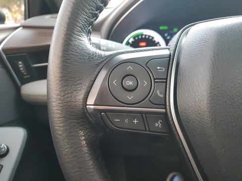 Used 2020 Toyota Avalon XLE w/ Moonroof Package image 18