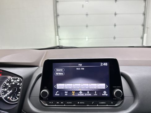 Used 2023 Nissan Rogue S AWD/4WD image 27