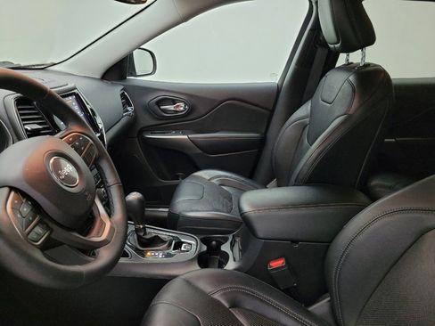 Used 2019 Jeep Cherokee Limited image 17