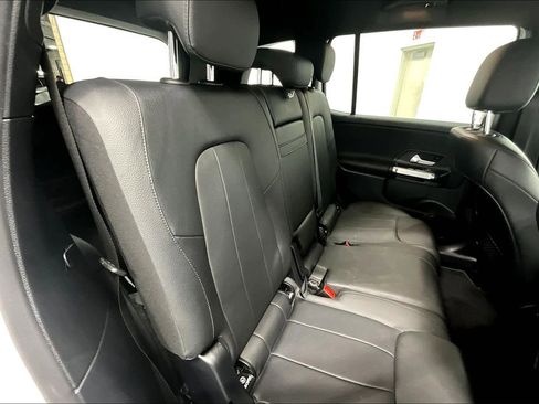 Used 2022 Mercedes-Benz GLB 250 image 37