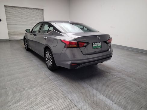 Used 2023 Nissan Altima 2.5 SV image 5