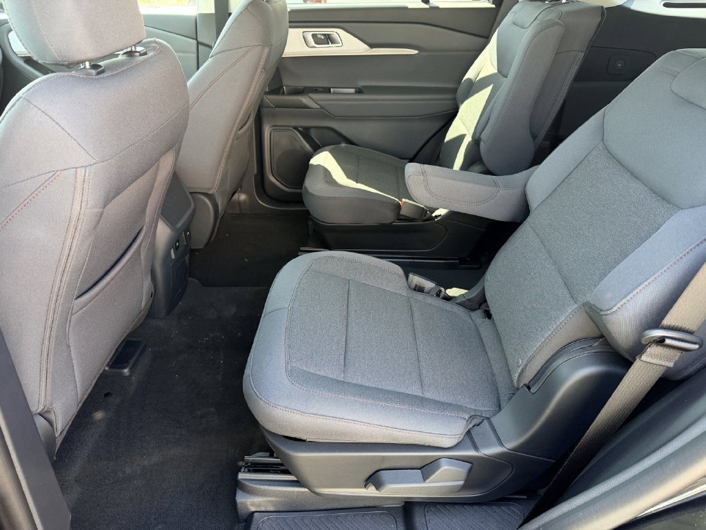 New 2026 Ford Explorer Active RWD image 16