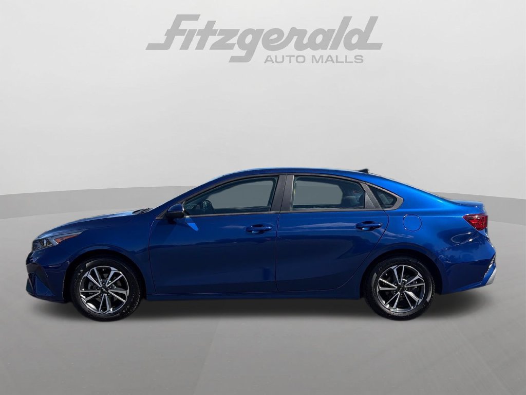 Used 2022 Kia Forte LXS w/ LXS Technology Package FWD image 5