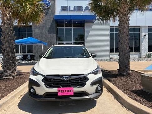 Used 2025 Subaru Crosstrek 2.5i Premium AWD/4WD image 2
