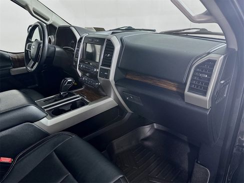 Used 2019 Ford F150 Lariat image 31