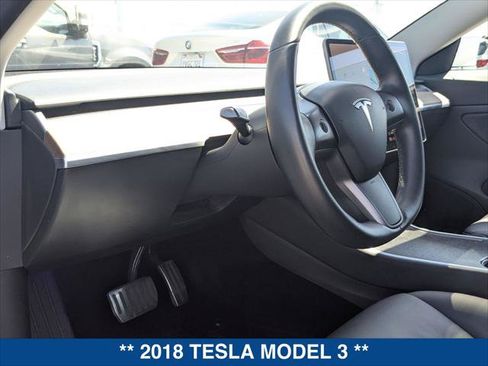 Used 2018 Tesla Model 3 Long Range RWD image 12