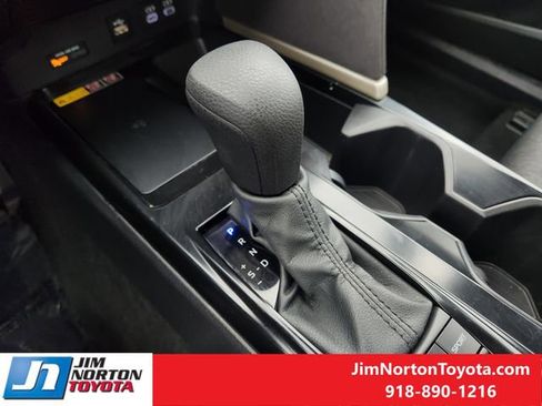 Used 2025 Toyota Camry LE image 21