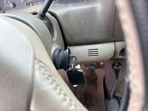 Used 2001 Ford F350 XL image 29