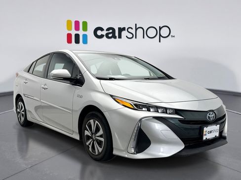 Used 2017 Toyota Prius Prime Premium image 7