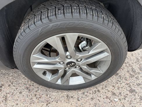 Used 2021 Kia Seltos S FWD image 7
