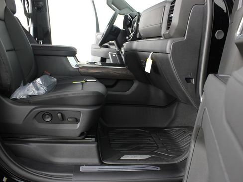 New 2026 GMC Sierra 2500 SLT AWD/4WD image 21
