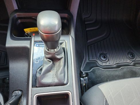 Used 2023 Toyota Tacoma TRD Off-Road w/ Technology Package AWD/4WD image 19