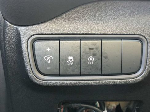 Used 2025 Kia Soul LX w/ LX Technology Package FWD image 22