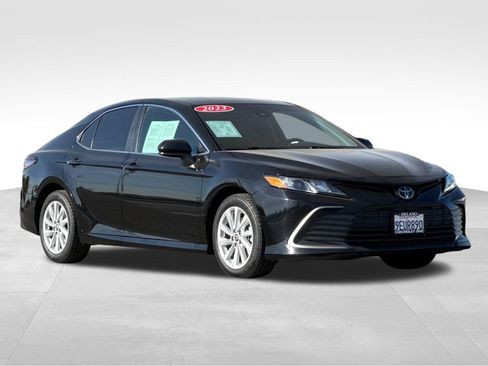 Used 2023 Toyota Camry LE FWD image 7