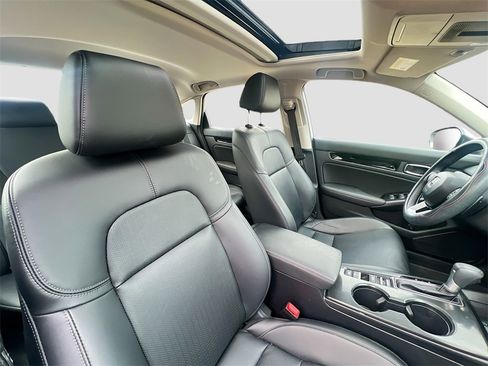 Used 2024 Honda Civic Touring image 31