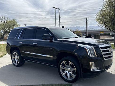 Used 2015 Cadillac Escalade Premium image 7