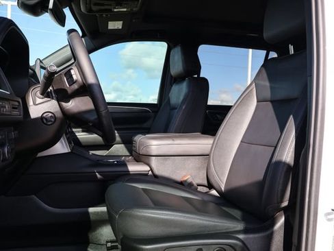 Used 2023 Chevrolet Tahoe LT w/ LT Signature Package AWD/4WD image 11