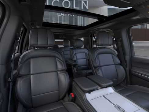New 2026 Lincoln Navigator Reserve w/ Jet Appearance Package AWD/4WD image 47