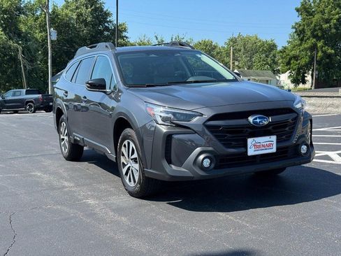Used 2023 Subaru Outback Premium AWD/4WD image 2