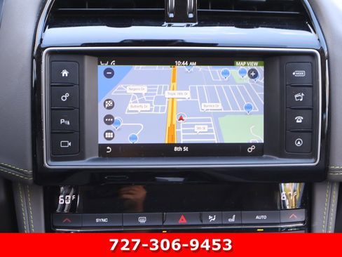 Used 2018 Jaguar F-PACE R-Sport image 3