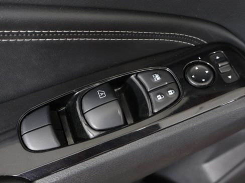 Used 2023 Nissan Altima 2.5 SL FWD image 40