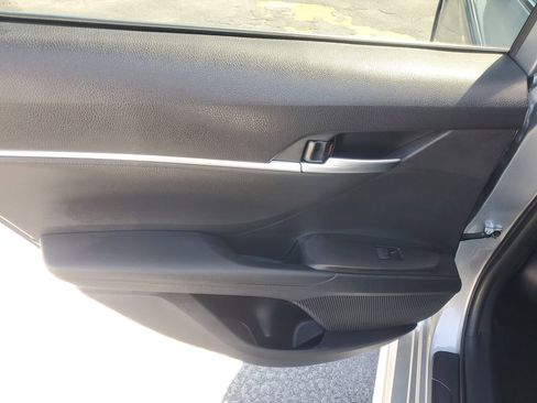 Used 2023 Toyota Camry SE image 13