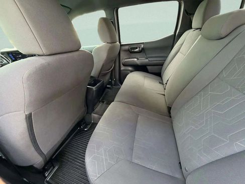 Used 2019 Toyota Tacoma TRD Off-Road image 16