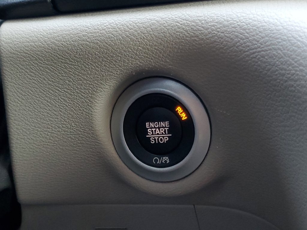 Used 2024 Chrysler Pacifica Touring-L FWD image 24