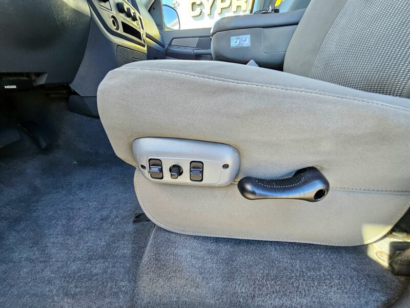 Used 2006 Dodge Ram 2500 Truck SLT AWD/4WD image 12