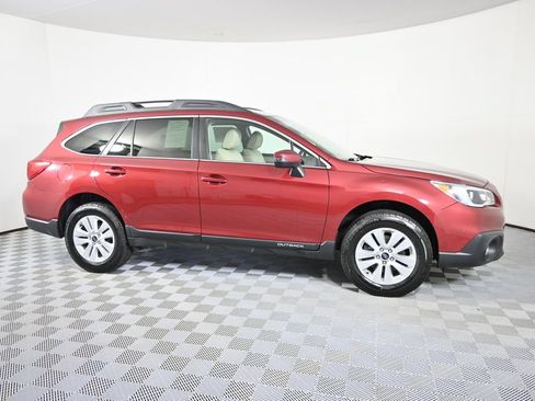 Used 2017 Subaru Outback 2.5i Premium AWD/4WD image 8