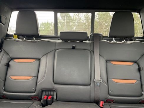 Used 2024 GMC Sierra 2500 AT4 w/ AT4 Premium Plus Package image 11