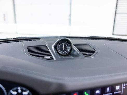 Used 2024 Porsche 911 Targa 4S w/ Premium Package image 46