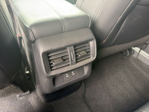 Used 2025 Nissan Murano SL AWD/4WD image 17