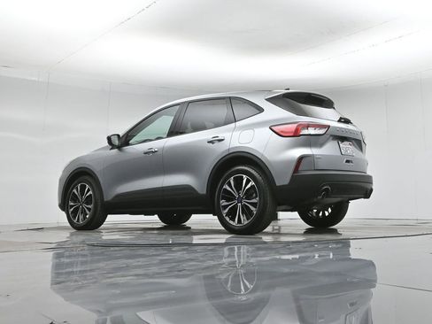 Used 2022 Ford Escape SE w/ SE Sport Appearance Package image 53