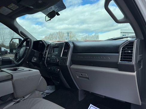 Used 2017 Ford F250 XLT AWD/4WD image 19