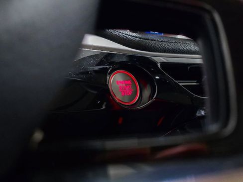 Used 2025 Acura MDX SH-AWD image 25