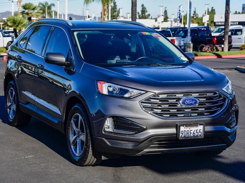 Used 2022 Ford Edge SEL w/ Convenience Package image 3