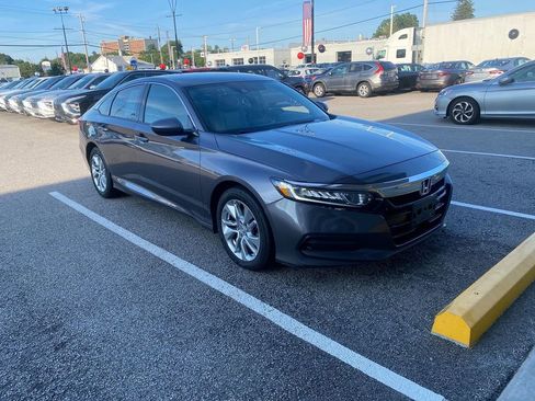 Used 2018 Honda Accord EX image 37