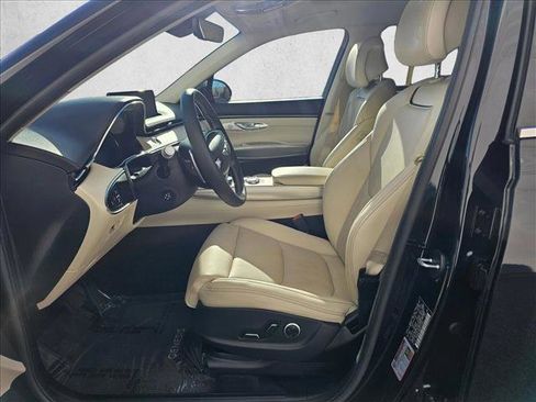 Used 2023 Genesis GV70 2.5T w/ Select Package image 17