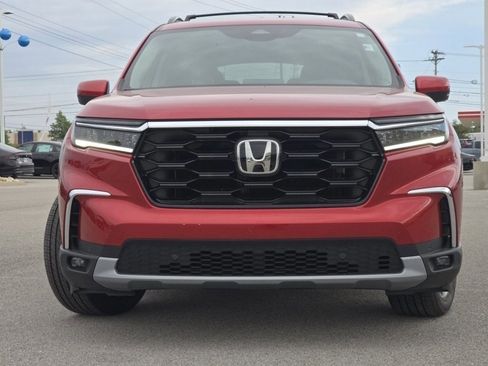 New 2025 Honda Pilot Touring image 17