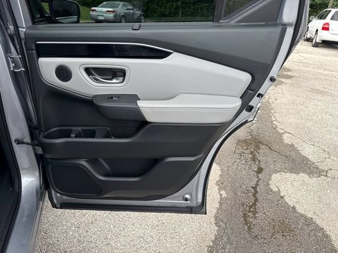 Used 2023 Honda Pilot Touring image 39