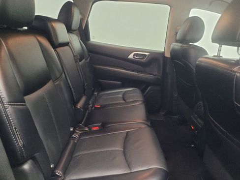 Used 2020 Nissan Pathfinder SL AWD/4WD image 19