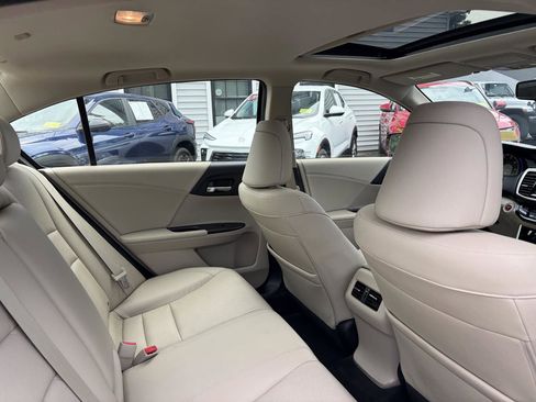 Used 2017 Honda Accord EX-L image 23