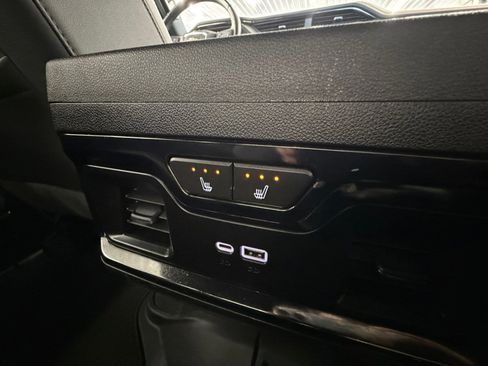 Used 2023 GMC Sierra 1500 AT4 w/ Technology Package image 23