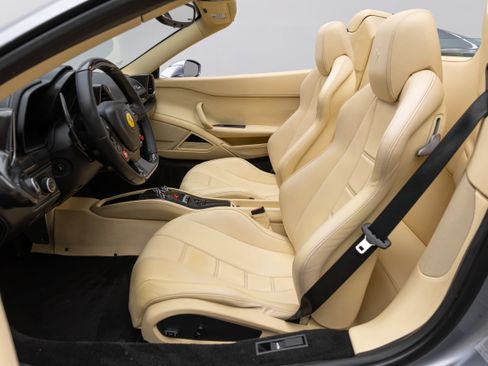 Used 2013 Ferrari 458 Spider RWD image 5