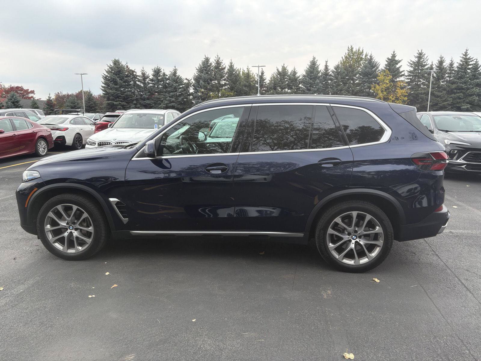Used 2024 BMW X5 xDrive40i w/ Premium Package AWD/4WD image 4